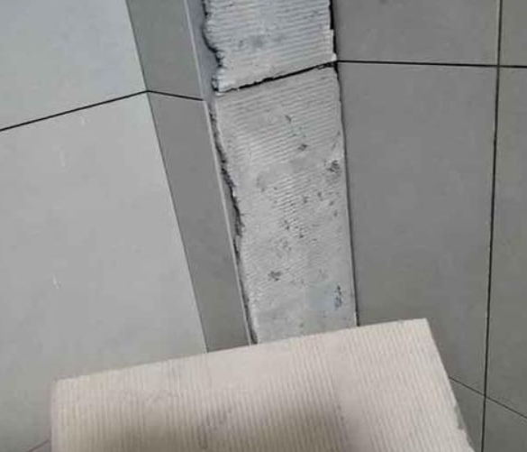 黄南瓷砖空鼓维修公司分享下厨房瓷砖脱落的补救措施。